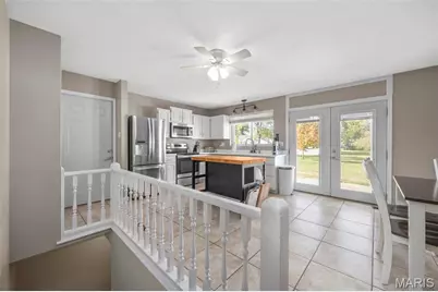 218 Laurelwood Drive, Saint Peters, MO 63376 - Photo 9