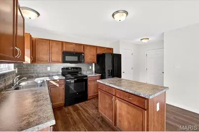 523 Summer Glen Lane, Saint Charles, MO 63301 - Photo 3