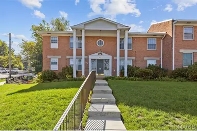 946 Marshall Avenue #D, Webster Groves, MO 63119 - Photo 3