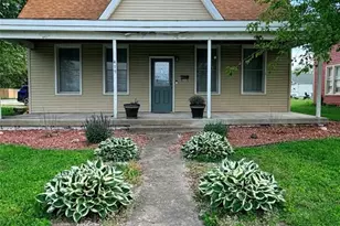 419 W Main St, Bowling Green, MO 63334 - Photo 1