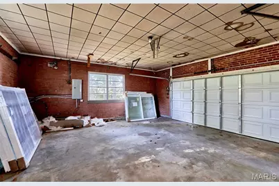 84 Bellerive Acres, Bellerive, MO 63121 - Photo 37