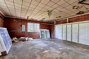 84 Bellerive Acres, Bellerive, MO 63121 - Photo 37