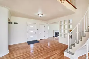 84 Bellerive Acres, Bellerive, MO 63121 - Photo 5