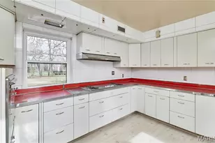 84 Bellerive Acres, Bellerive, MO 63121 - Photo 35