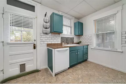 6737 Odell Street, Saint Louis, MO 63139 - Photo 9