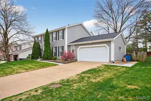 323 Oakleigh Woods Dr, Ballwin, MO 63011 - Photo 3