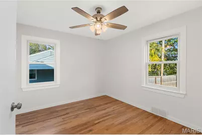 10506 Kamping Lane, Saint Louis, MO 63123 - Photo 11