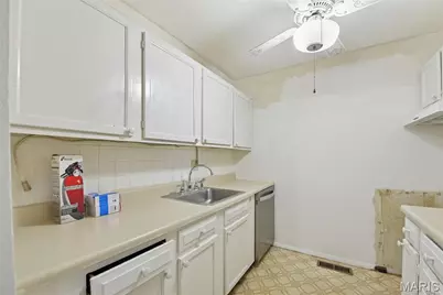 140 Burtonwood Drive, Ballwin, MO 63011 - Photo 7