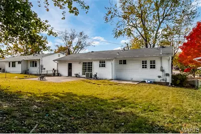 2190 Glenoro Drive, Florissant, MO 63033 - Photo 7