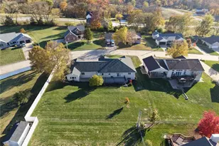 325 Hummingbird Ln, Hannibal, MO 63401 - Photo 3