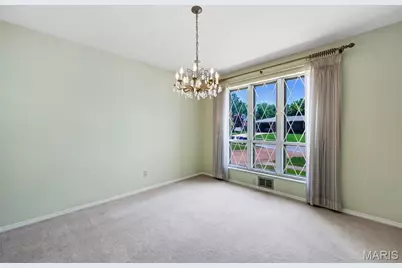 9243 Roger Lee Lane, Saint Louis, MO 63126 - Photo 7
