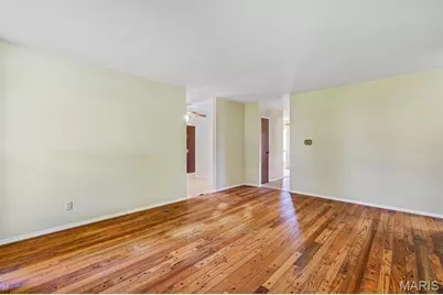 9243 Roger Lee Lane, Saint Louis, MO 63126 - Photo 13
