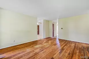 9243 Roger Lee Ln, Saint Louis, MO 63126 - Photo 13