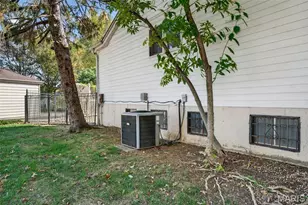 2202 White Cedar Ct, Chesterfield, MO 63017 - Photo 53