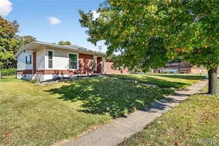 1565 Aintree Dr, Florissant, MO 63033 - Photo 3