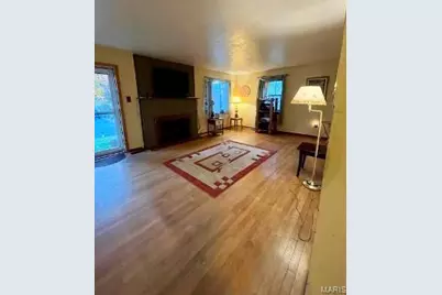 10026 Jeffrey Drive, Saint Louis, MO 63137 - Photo 5