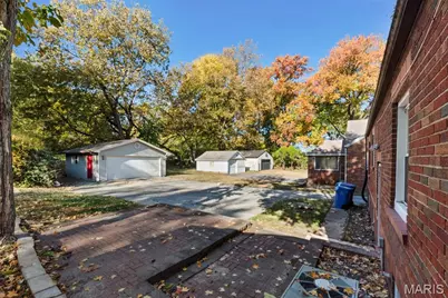 1825 S New Florissant Road, Florissant, MO 63031 - Photo 25