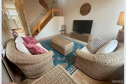 2332 Hickory Street, Saint Louis, MO 63104 - Photo 3