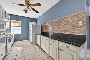 3446 Henrietta St, Saint Louis, MO 63104 - Photo 5