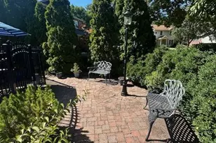 5319 Chapelford Ln, Shrewsbury, MO 63119 - Photo 7