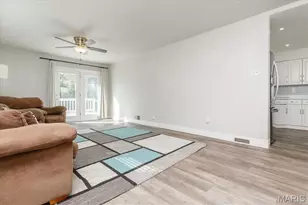 3720 Comstock Dr, Saint Louis, MO 63125 - Photo 11