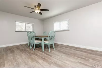 3720 Comstock Drive, Saint Louis, MO 63125 - Photo 9