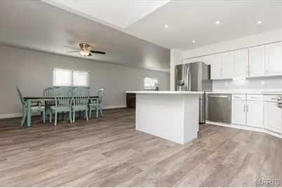 3720 Comstock Drive, Saint Louis, MO 63125 - Photo 7