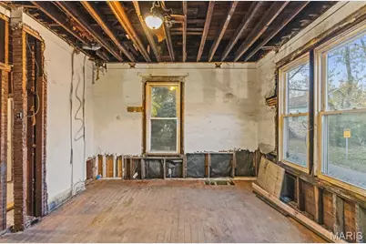 4119 Oakwood Avenue, Pine Lawn, MO 63121 - Photo 9