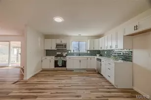 4086 Waterfall Dr, Florissant, MO 63034 - Photo 9