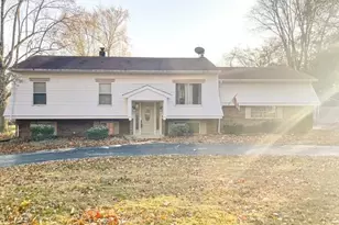 55 Queens Dr, Florissant, MO 63034 - Photo 3