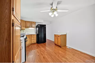 6902 Howdershell Road, Hazelwood, MO 63042 - Photo 25