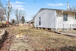 1323 Samoa Dr, Saint Louis, MO 63126 - Photo 17