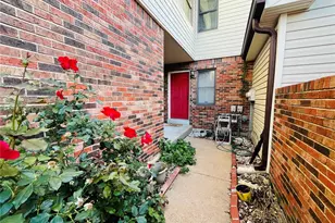 5428 Duchesne Parque Dr, Saint Louis, MO 63128 - Photo 3