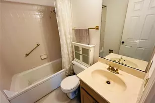 5428 Duchesne Parque Dr, Saint Louis, MO 63128 - Photo 17