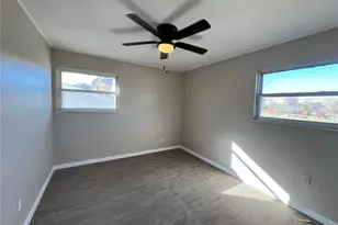 12 Trinity Ln, Florissant, MO 63031 - Photo 7