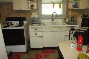 9846 Lilac Dr, Saint Louis, MO 63137 - Photo 7