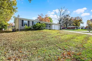 11426 Ortega Dr, Hazelwood, MO 63138 - Photo 3