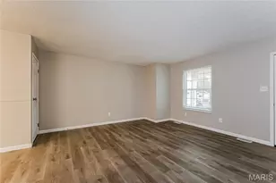 1875 Battlefield Dr, Florissant, MO 63031 - Photo 5