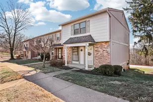 2425 Hidden Meadow Ln, Ballwin, MO 63021 - Photo 3