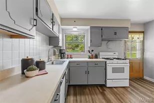 7958 Glenside Pl, University City, MO 63130 - Photo 13