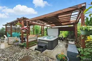 1056 Sandfort Farm Dr, Saint Charles, MO 63301 - Photo 3