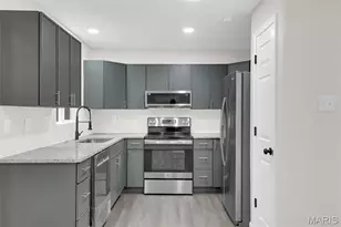 308 Della Dr, Saint Peters, MO 63376 - Photo 9