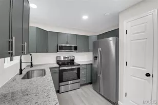 308 Della Dr, Saint Peters, MO 63376 - Photo 11