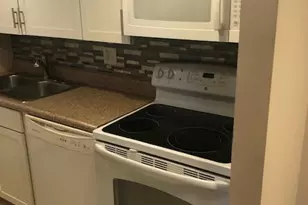 7 Fairways Cir, Saint Charles, MO 63303 - Photo 9