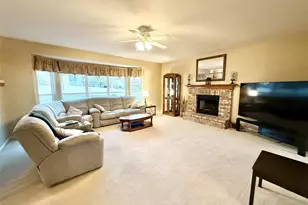 814 Summit Glen Ct, Fenton, MO 63026 - Photo 3