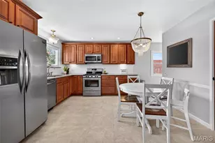 9756 Wickstrom Terrace, Saint Louis, MO 63123 - Photo 17