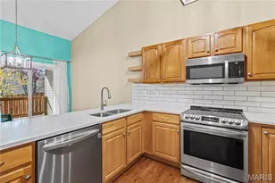 39 Parkway Villas Ct, Saint Peters, MO 63303 - Photo 9