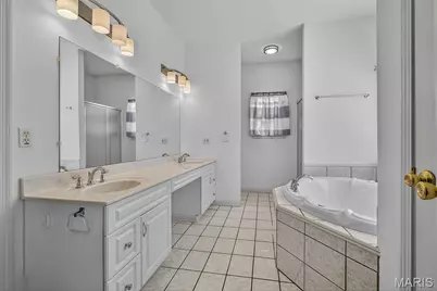 10507 Glen Oaks Drive, Festus, MO 63028 - Photo 11