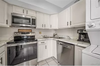 1406 Peacock Lane, Brentwood, MO 63144 - Photo 9