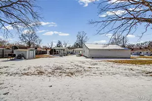 8239 Cadillac Ln, Saint Louis, MO 63134 - Photo 7